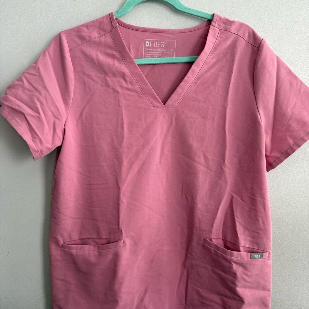 Figs Blush Pink Double Pocket Scrub Top